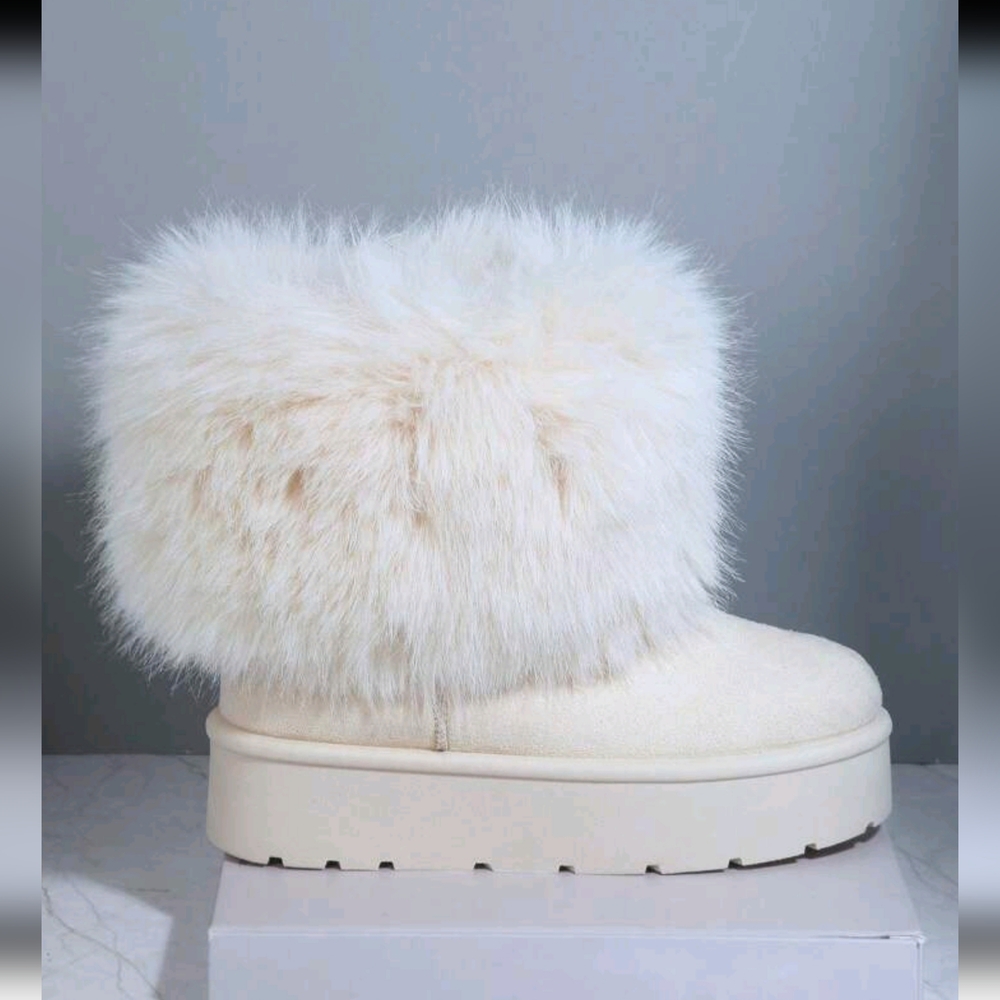 Women Winter Boots - Fashionable Mid-Calf Boots, Faux Fur Flat Snow Boots, Furry - Picture 6 of 8